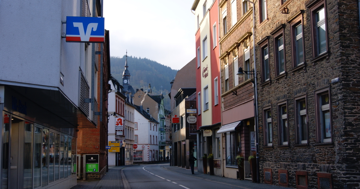 Volksbank, Apotheke, Sparkasse