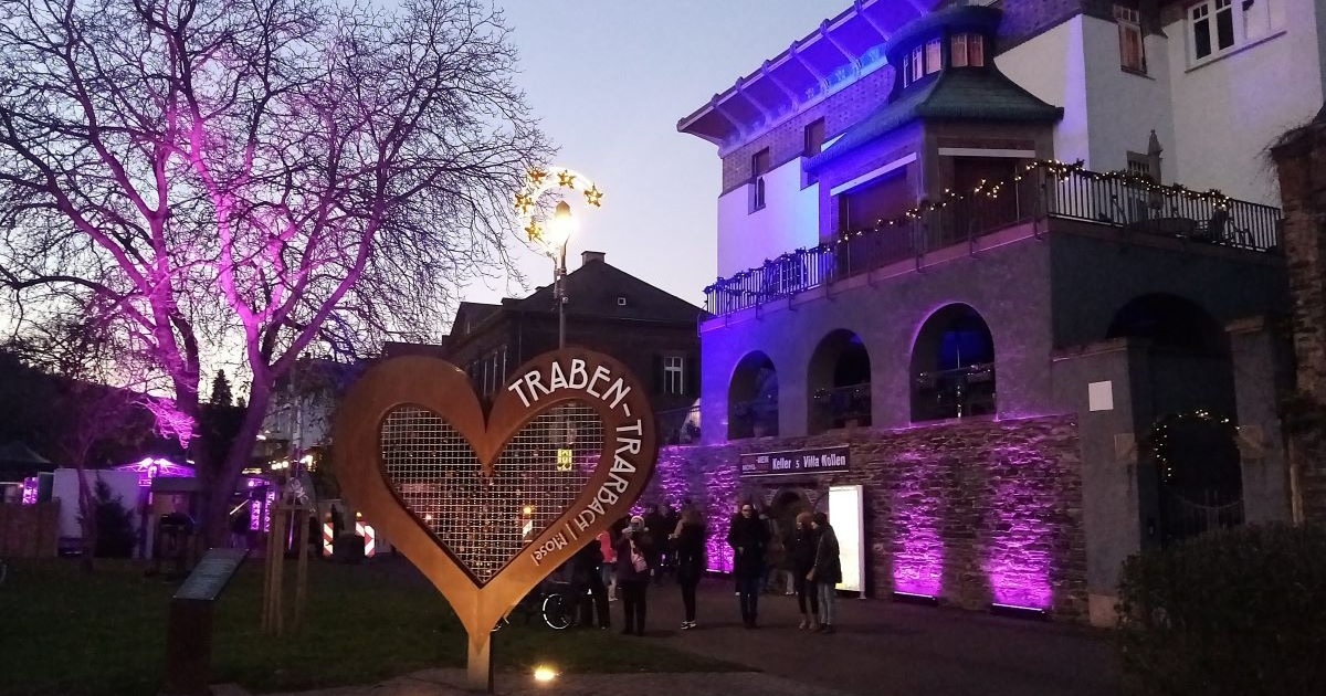 Moselherz bei Villa Nollen während Weihnachtsmarkt
